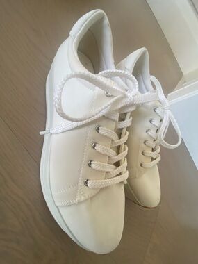 Vagabond Casey White Women's Lace-Up Sneakers